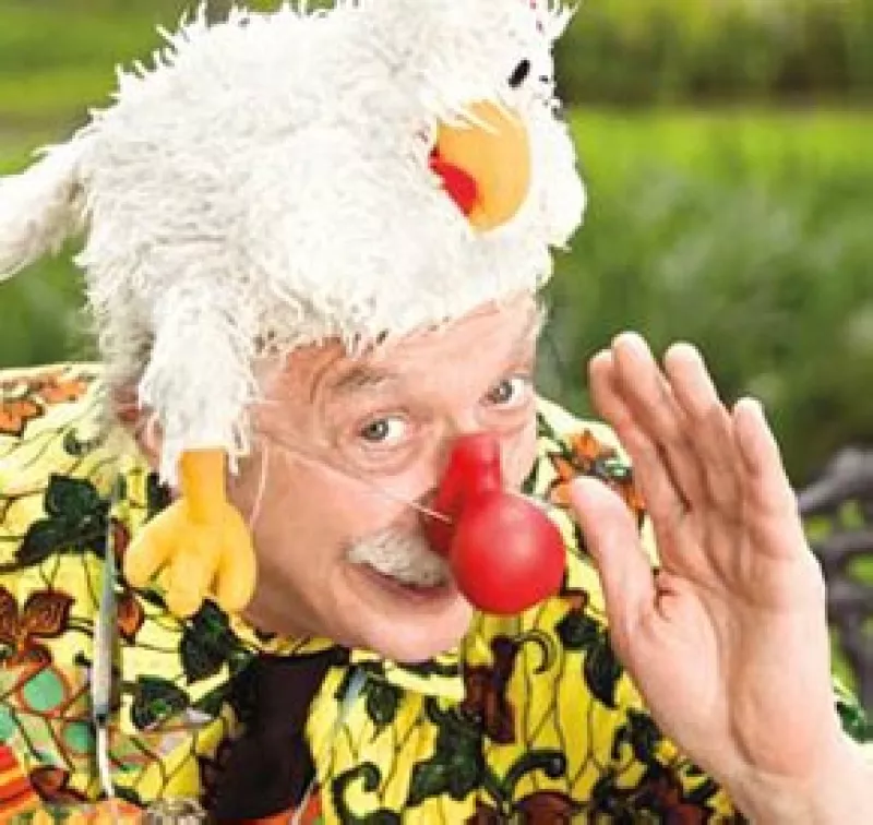 El próximo 16 de julio el doctor Hunter Adams dará una clase magistral en nuestro país para extender su filosofía de que la risa puede curarlo todo.