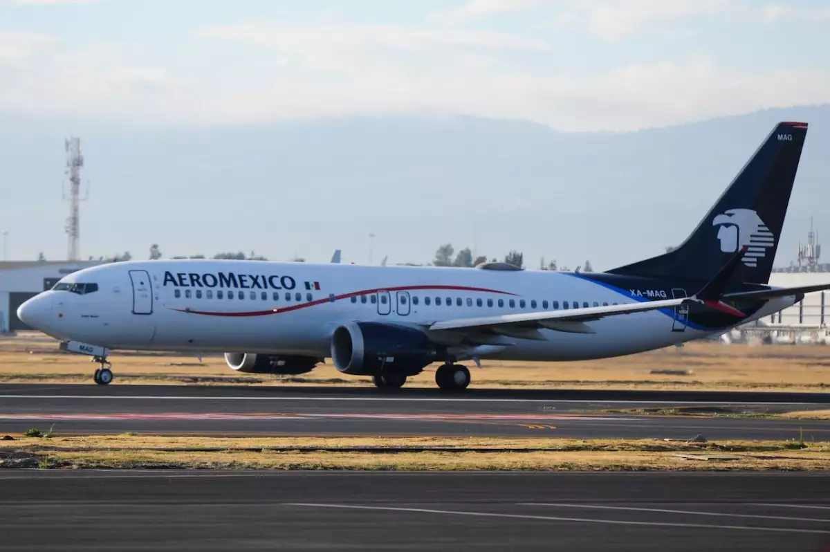 Acciones Aeroméxico se desploman 40% tras anuncio de oferta pública de compra