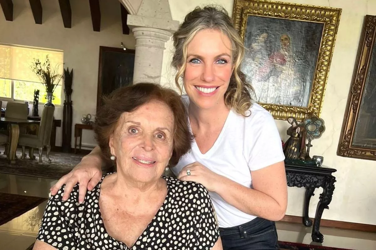 Ninfa Garza T. de Sada y Ninfa Salinas Sada