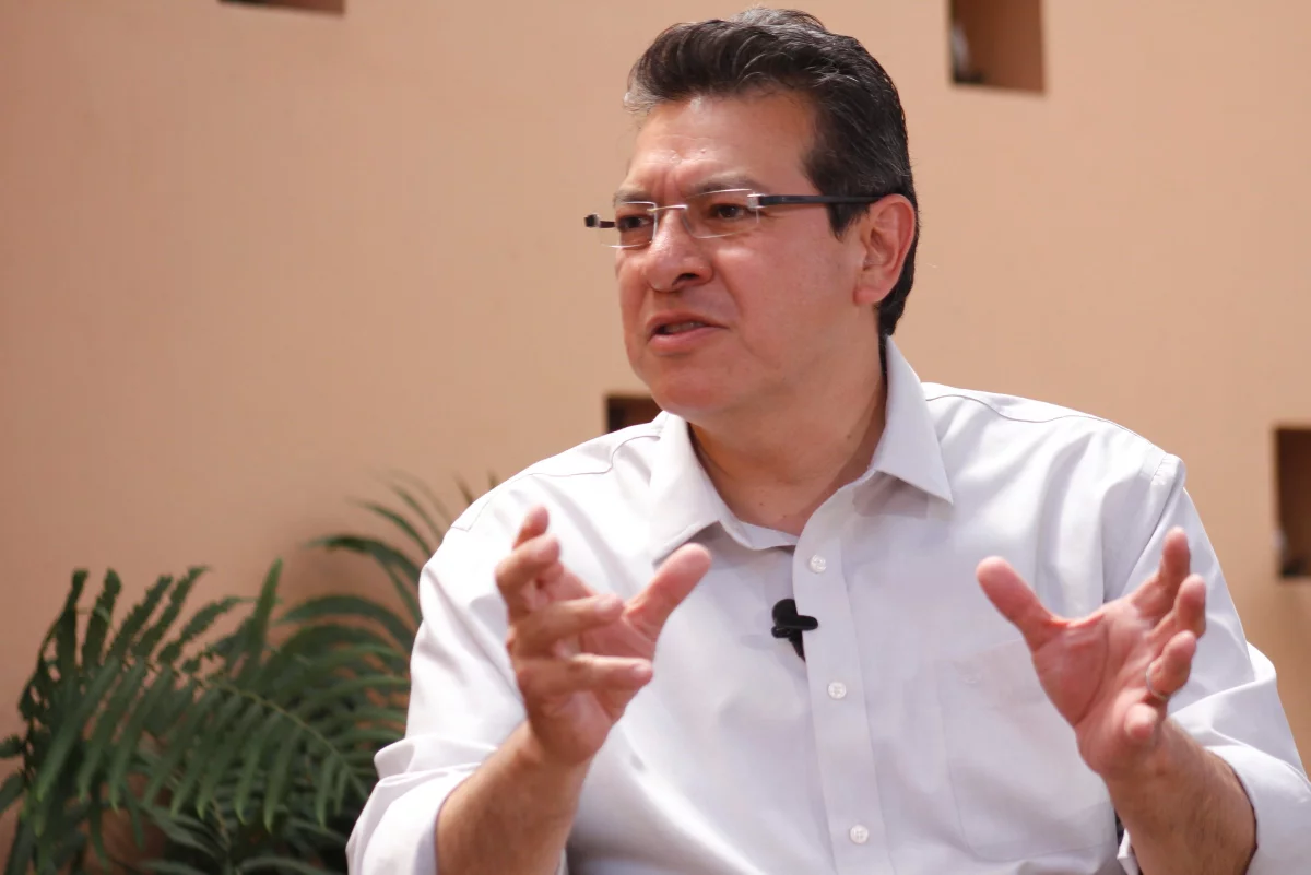 El candidato priista Marco Antonio Mena mantiene una ventaja de 6.4 puntos porcentuales por encima de su contrincante Lorena Cuéllar del PRD.