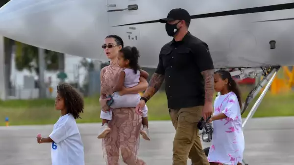 PREMIUM EXC Kim Kardashian, kids