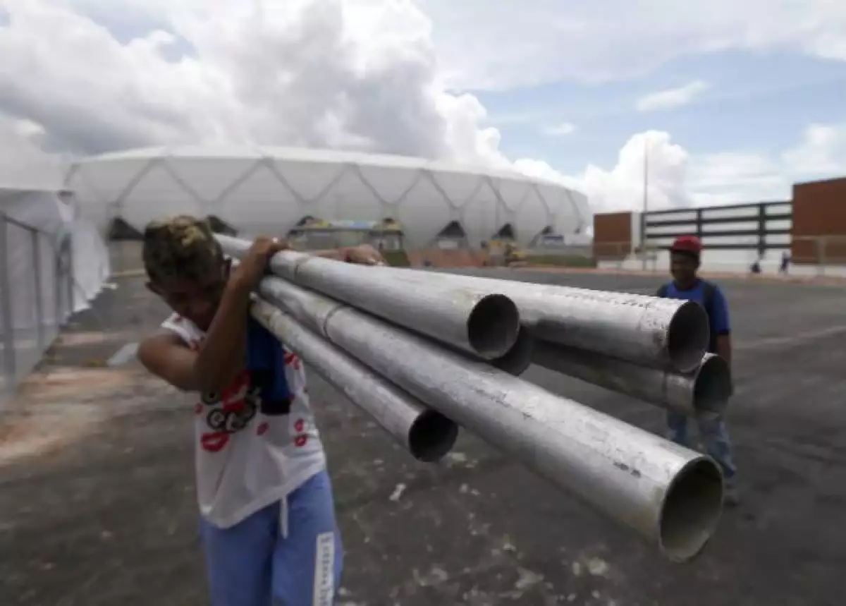 Obras alrededor del estadio Arena Amazon�as, en Manaos, Brasil