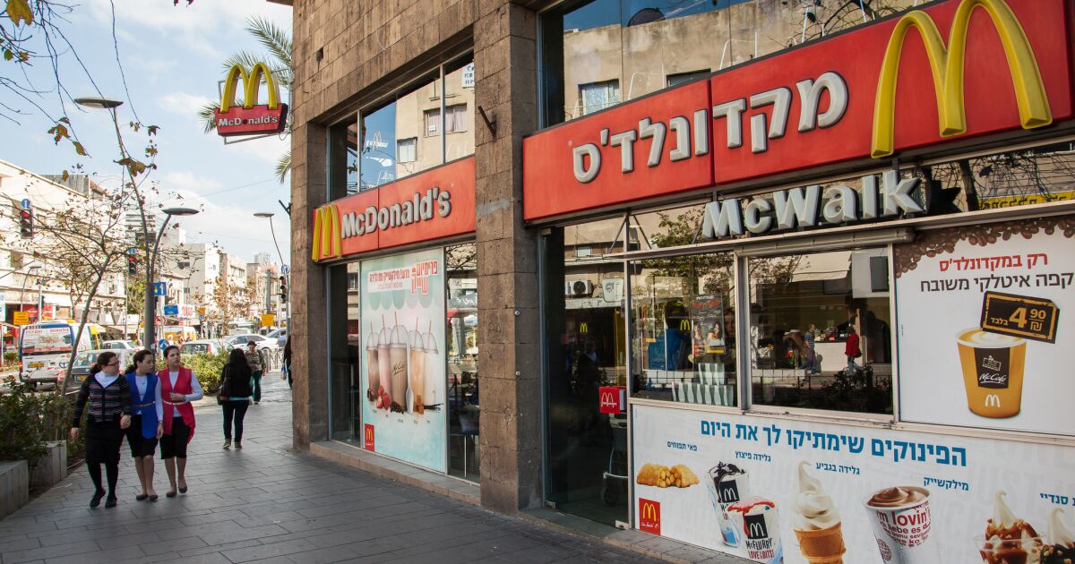 McDonald's, savaşla ilgili tartışmaların ardından İsrail'deki restoranlarını satın alıyor