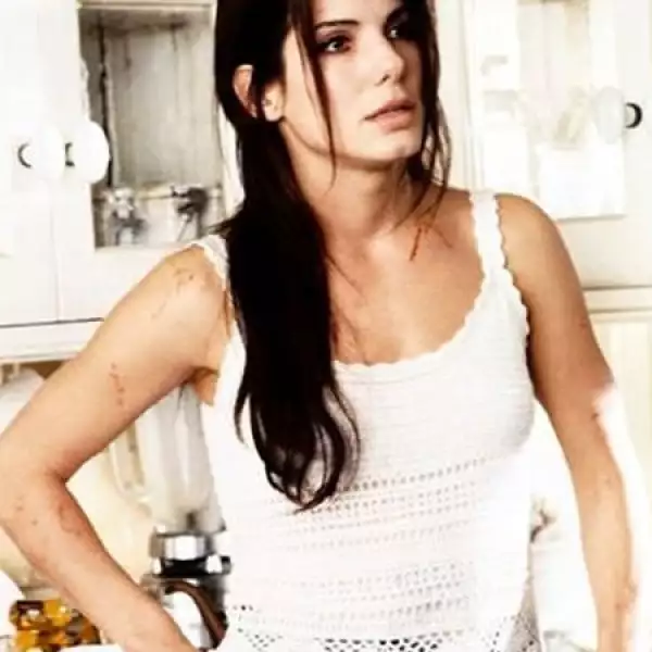 Sandra Bullock interpretaba a su hermana en la película y tiene la misma maldición.