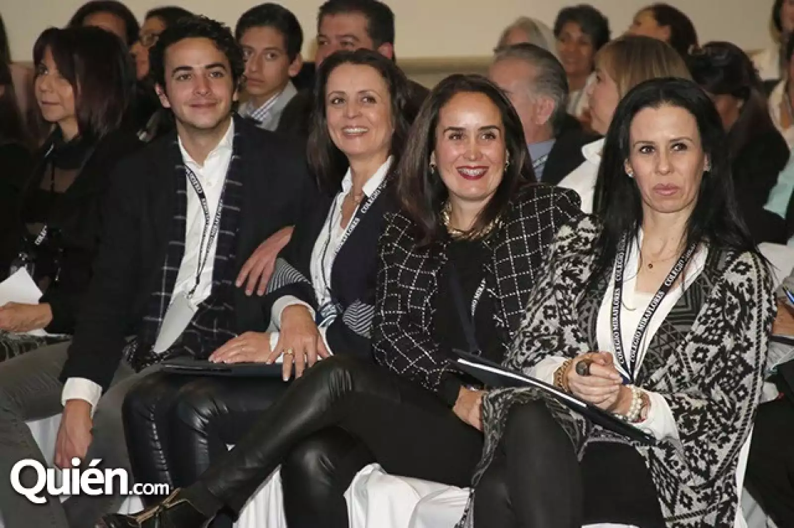 Esteban Ángel, Silvia, Mónica y Adriana García