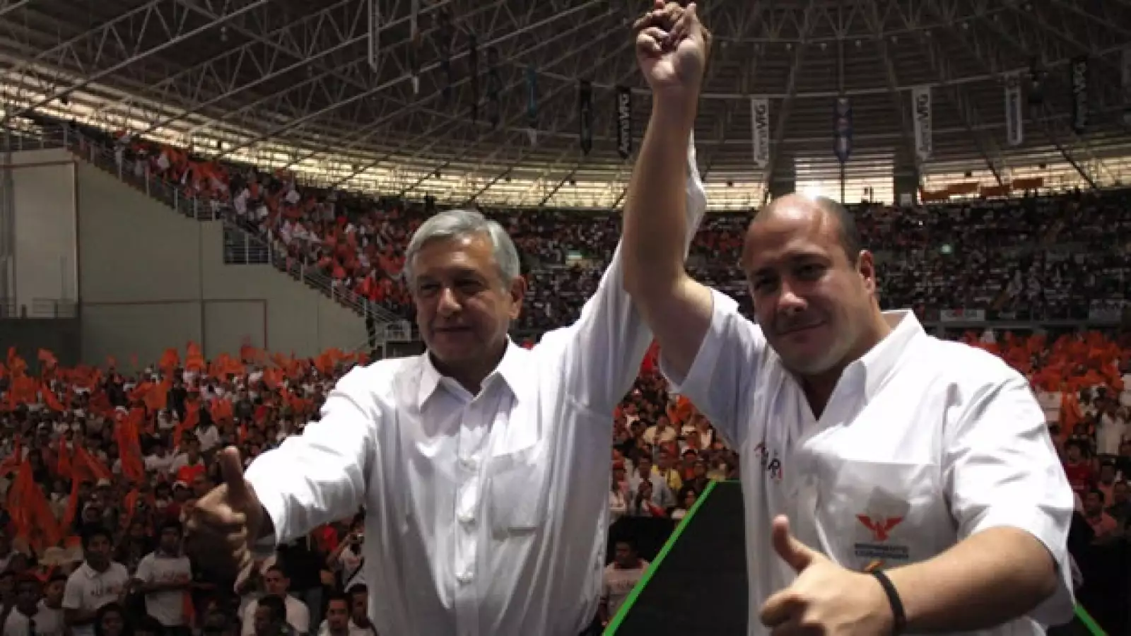 Andrés Manuel López Obrador junto al candidato de Movimiento Ciudadano a la gubernatura de Jalisco, Enrique Alfaro Ramírez