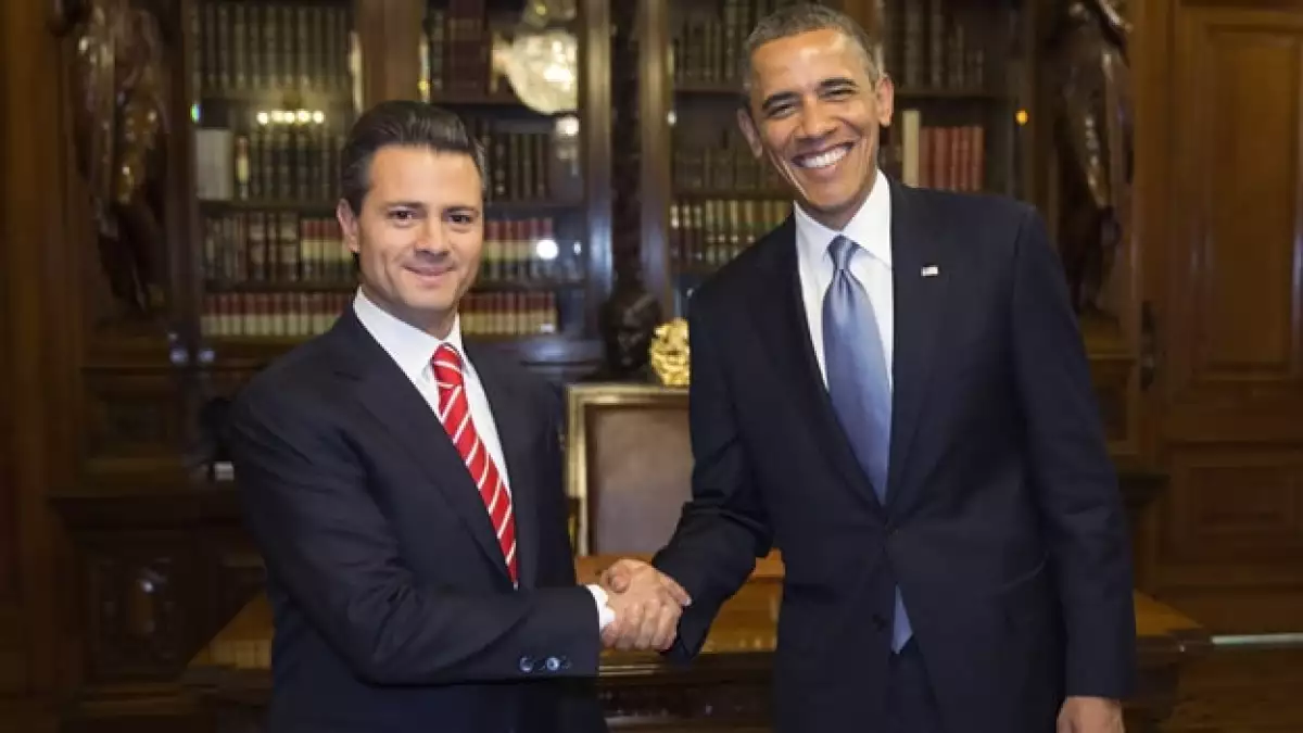 Enrique Peña Nieto (izquierda) y Barack Obama durante una reunión en Palacio Nacional en México en mayo de 2013