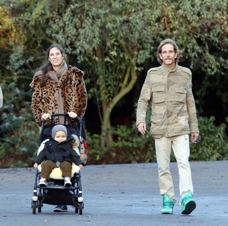 Tras los rumores sobre su segundo embarazo, la familia real pasea por el parque y disfrutan de la compañía de algunos amigos con sus respectivos bebés.