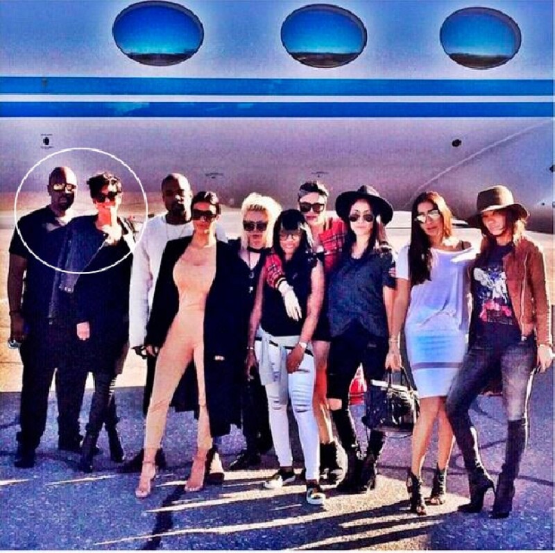 El mánager asisitió a la celebración de cumpleaños de Kim acompañando a Kris Jenner.