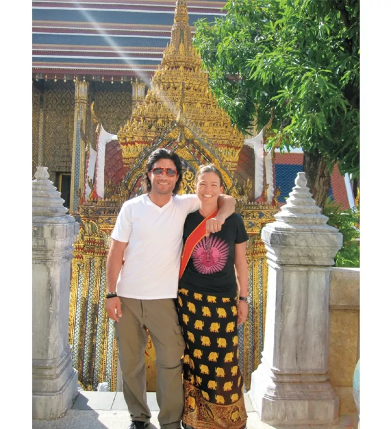 Este guapo actor contó a la revista Quién la historia de su viaje de casado con Nora Canturegli. Entérate de los detalles aquí.