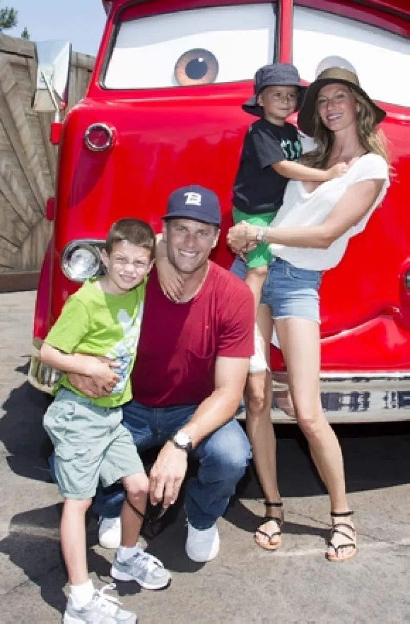 La modelo y el jugador piden 50 millones de dólares por su lujosa casa de Brentwood en Los Ángeles, así lo informó una fuente de bienes raíces.