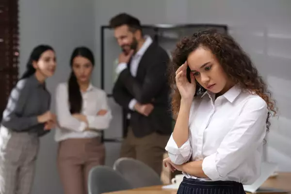 La discriminación sí es un delito en México, y estas son las penas por cometerla
