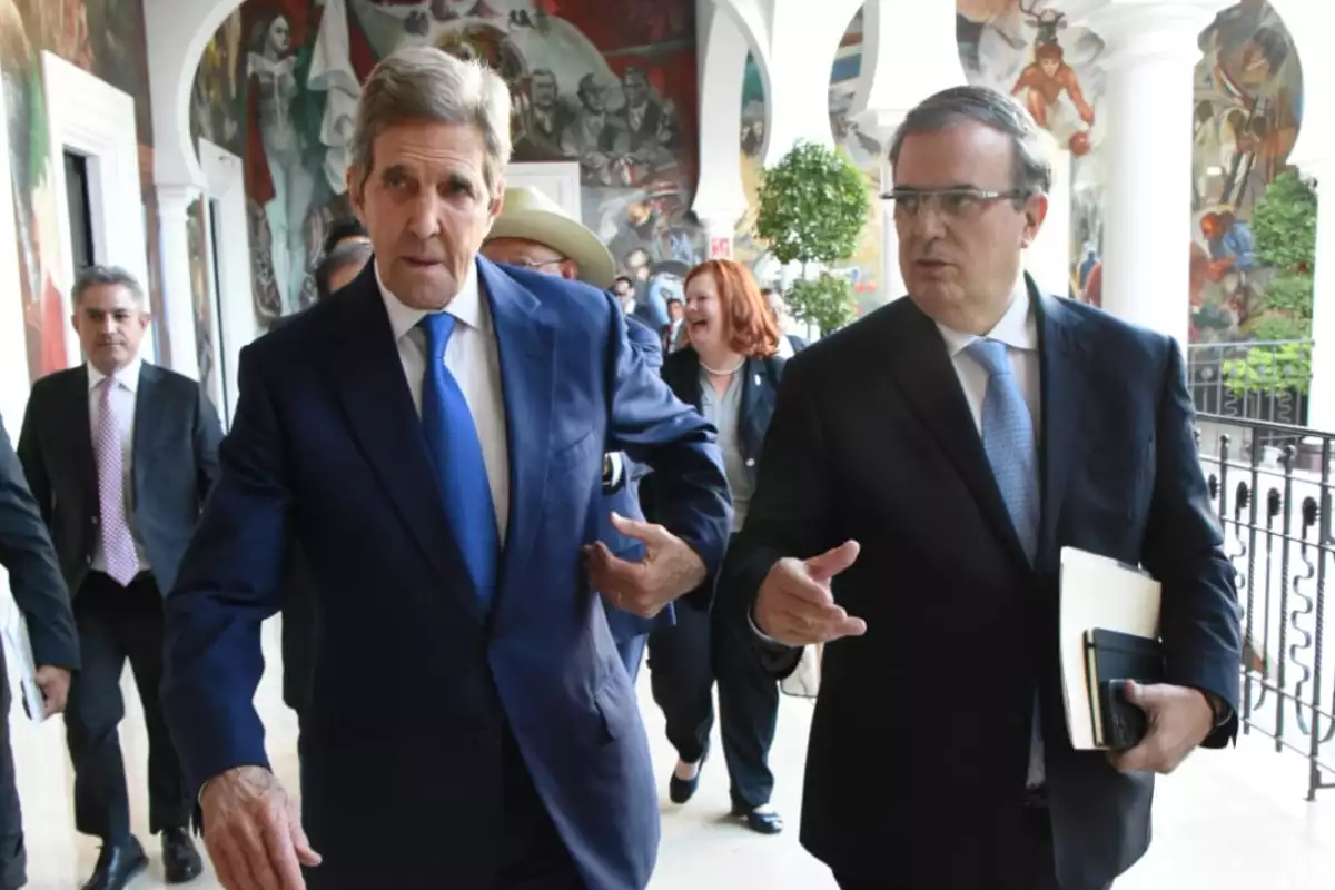 John Kerry visita México