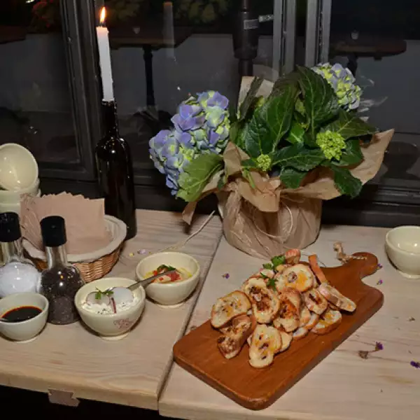 Las propuestas del Chef Coumont: Diversos platillos y bocadillos preparados con el exquisito pan artesanal de Le Pain Quotidien.