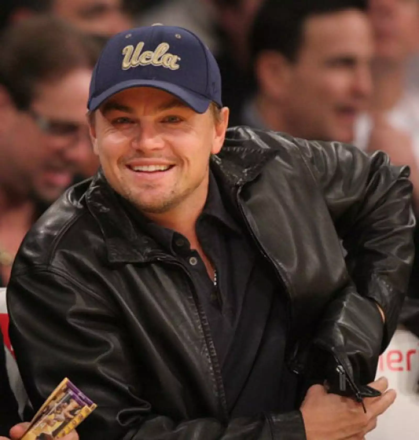 Uno de los que siempre asiste a apoyar a LA Lakers es el guapo Leonardo DiCaprio, quien es amante de este tipo de encuentros.