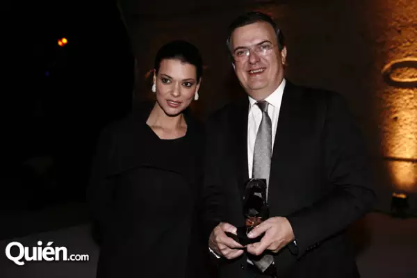 Marcelo Ebrard,Rosalinda Bueso