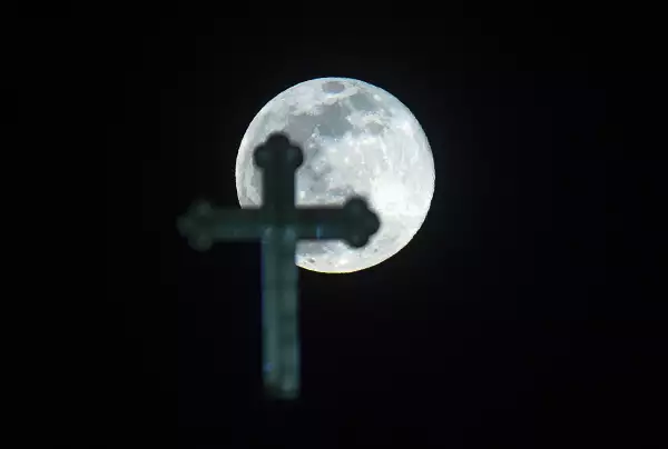 NMACEDONIA-ASTRONOMY-MOON