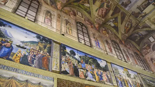 Es la primera vez en 500 años desde desde la creación de la Capilla Sixtina que se pone a la vista en otro lugar mediante una réplica.