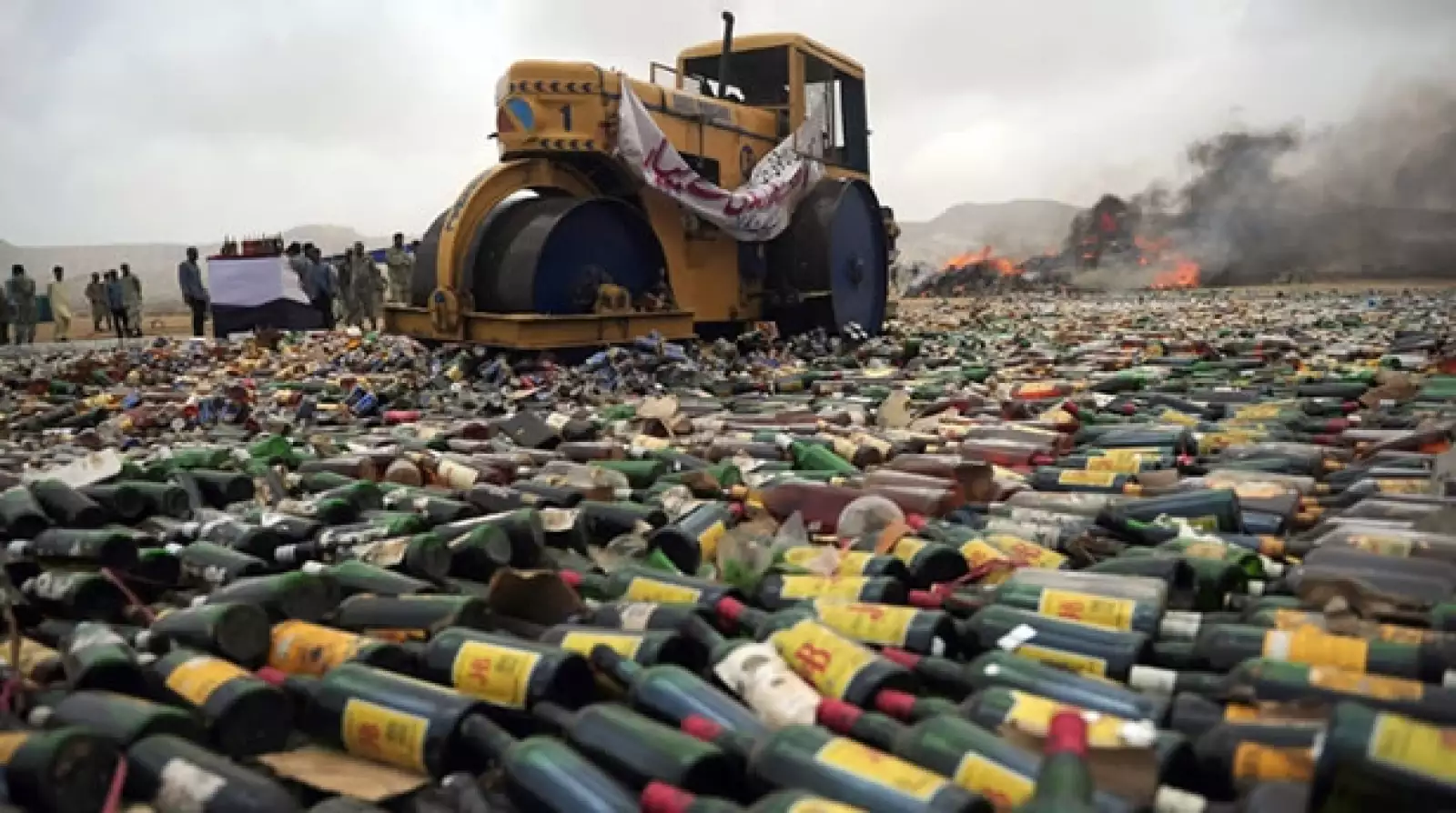 botellas, alcohol, drogadiccion, crimen organizado, narcotrafico