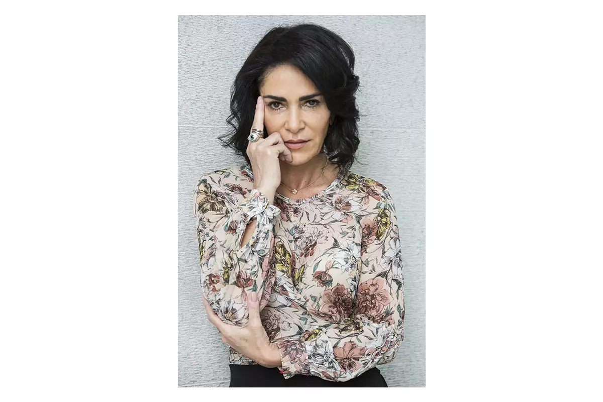 LYDIA_CACHO_QUIEN.jpg