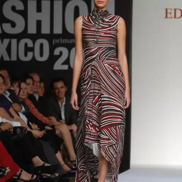 MBF Pasarela Eduardo Lucero