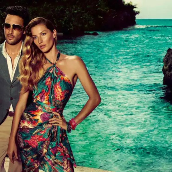 Este es un excelente año de Gisele Bundchen, quien tambien participó en la publicidad de Salvatore Ferragamo a lado de Noah Mills.