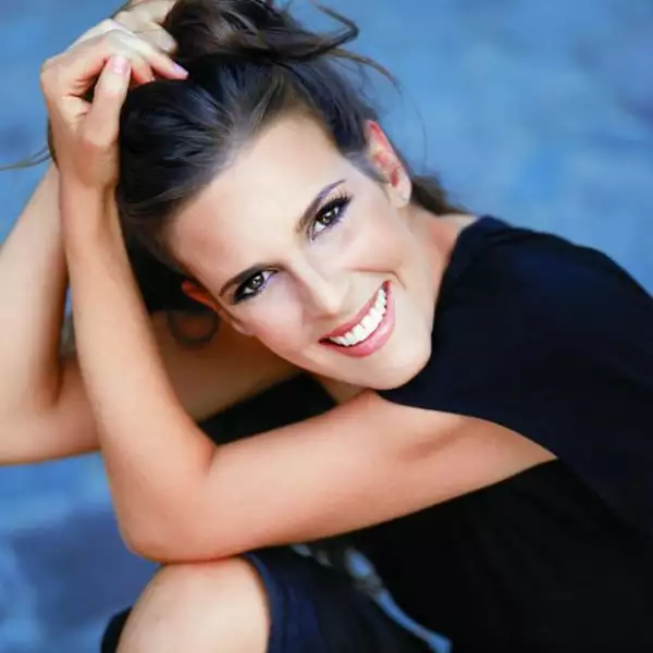 2003: Ana Paula Vizcaino