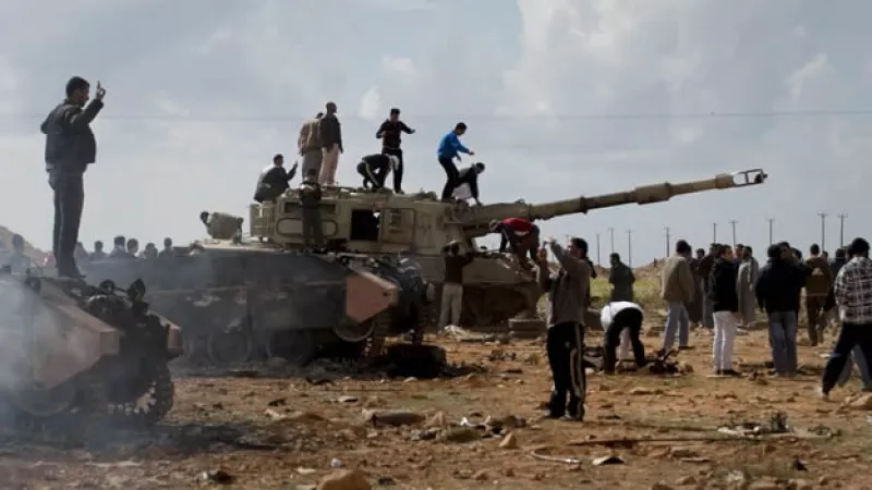 rebeldes celebran en tanques pro gadhafi