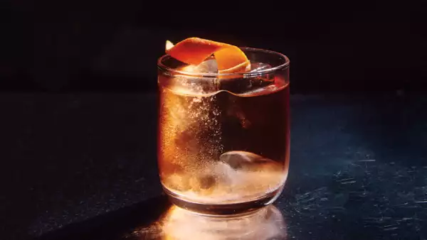 Coctel clásico Old Fashioned