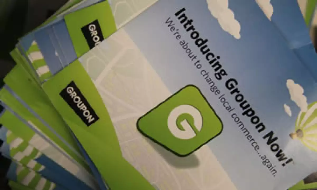 Groupon debutó con gran publicidad el mes pasado y sus acciones subieron hasta 31.14 dólares, o un 56%. (Foto: AP)