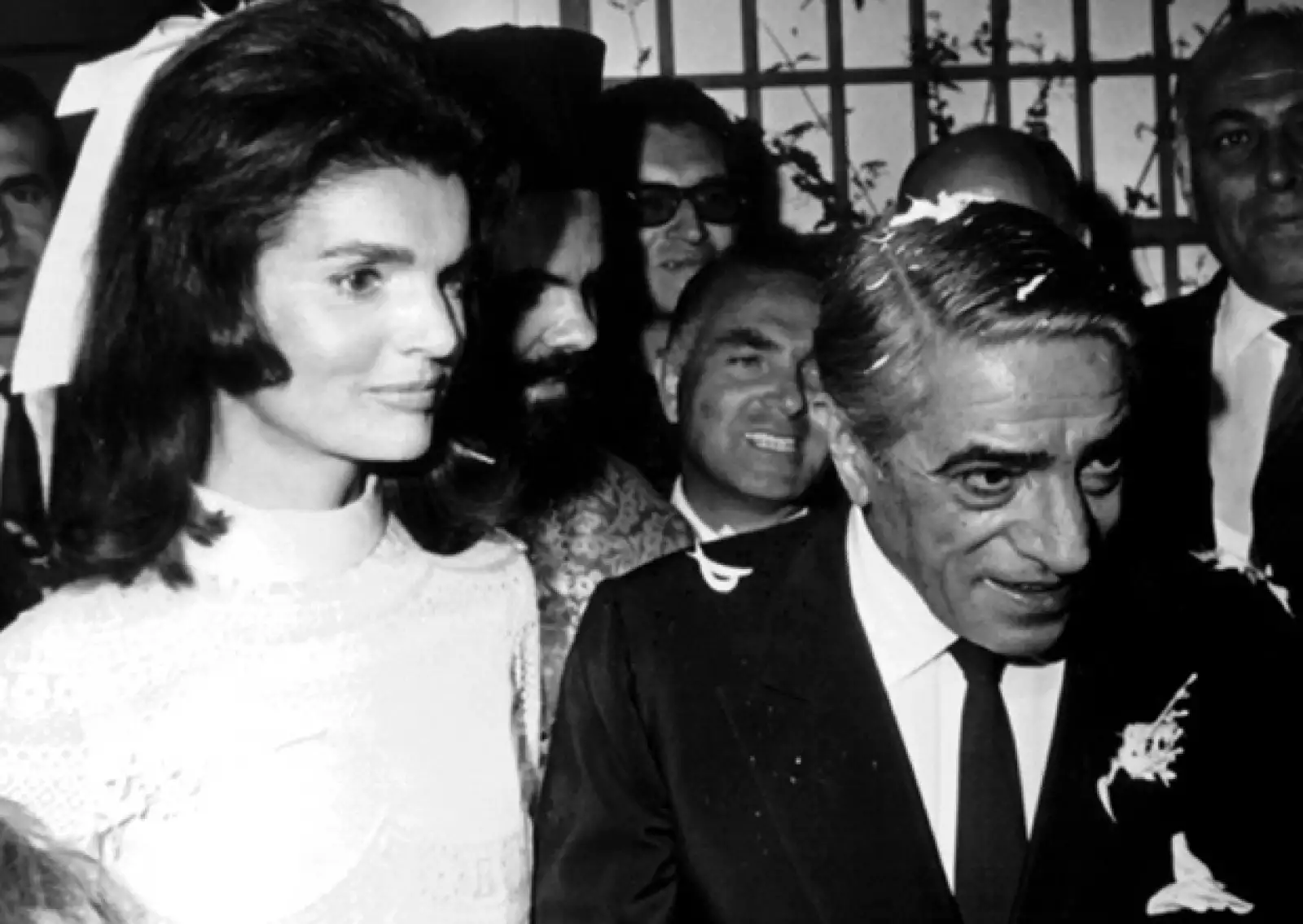 Se colocó como el favorito de grandes figuras como Farah Diba, Liz Taylor y Jackie Onnasis.