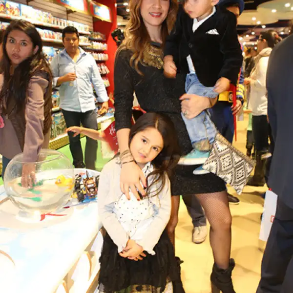 Brenda Rubio, Iker y Mia Mendoza