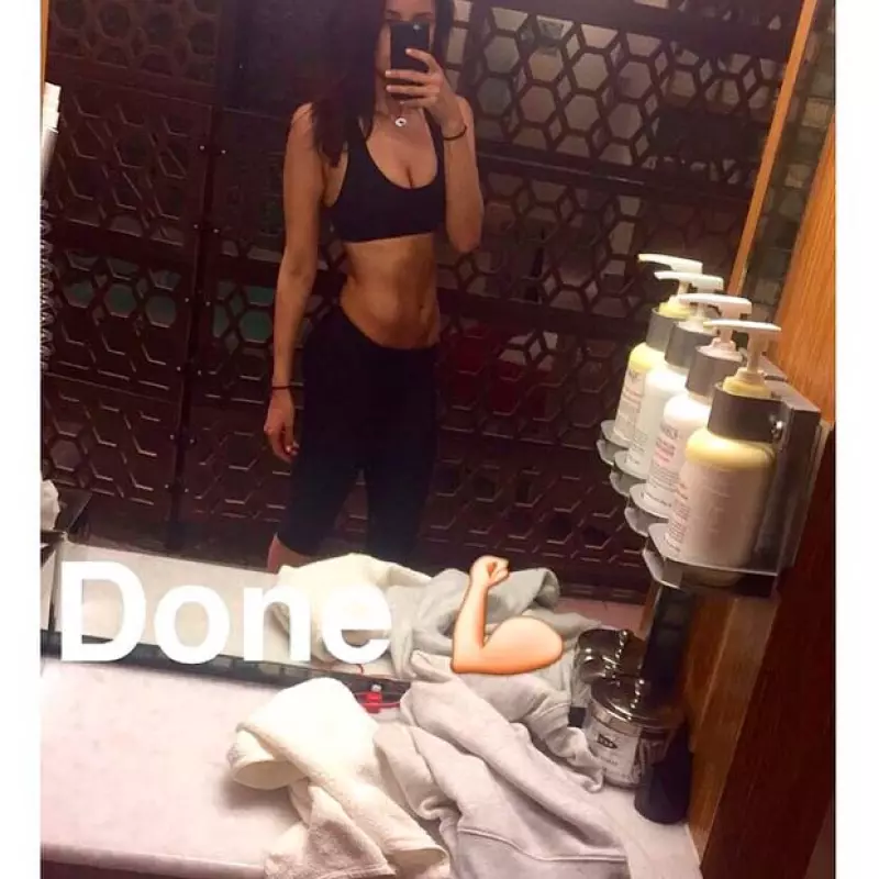 La actriz constantemente publica fotografías mientras está en el gym pero, ¿qué es lo que la hace mantener su hot body? Ella lo explica a sus fans.