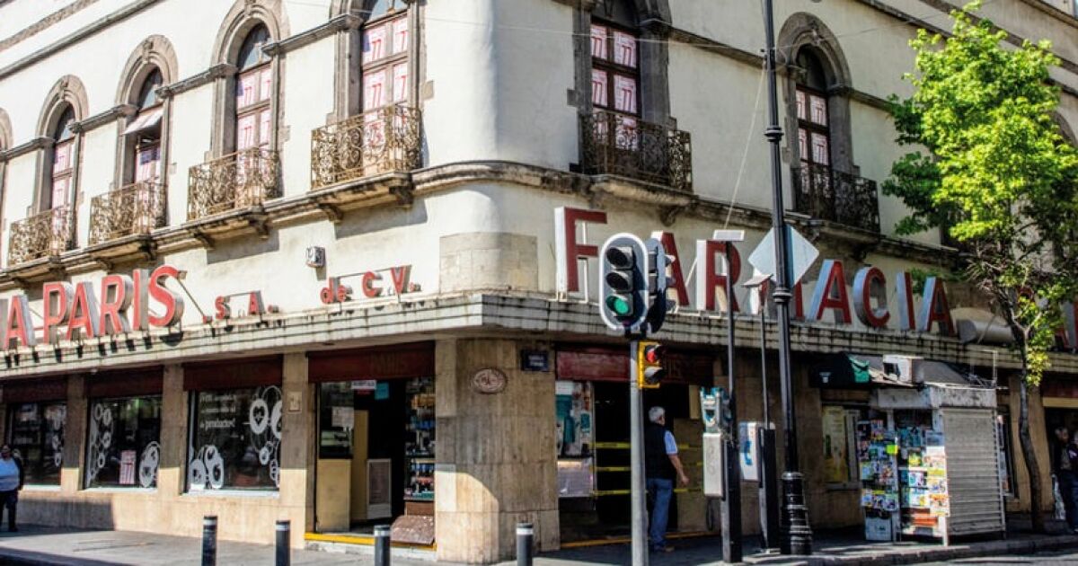 Paris Eczanesi CDMX Merkezinde yüz bakımı işine giriyor