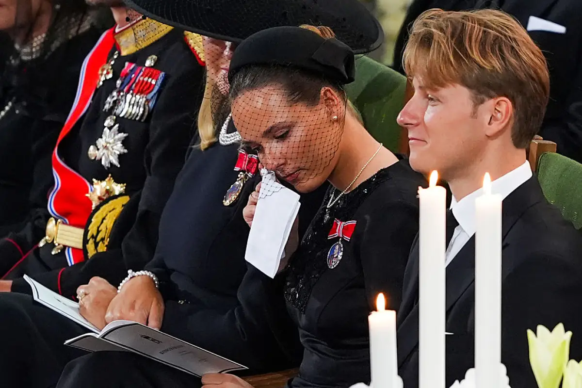 Ciudadanos y figuras políticas en el funeral del Rey Harald V.