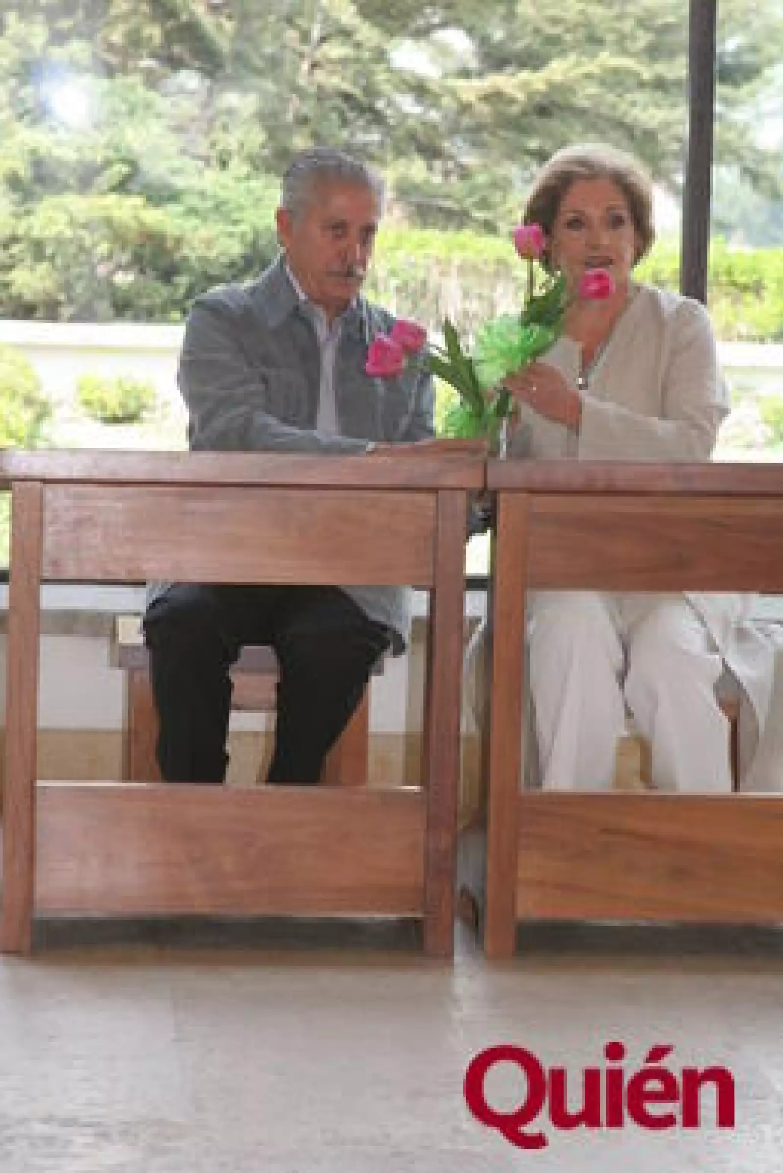 Josè Luis Bueno, Reyna Zuñiga de Bueno