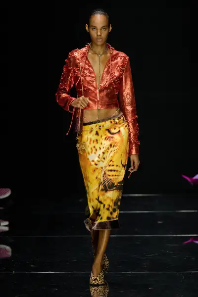 Roberto Cavalli S27 040.jpg