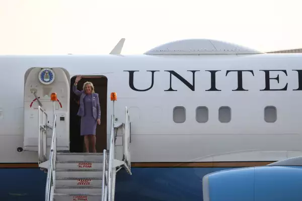 La primera dama de los Estados Unidos aterrizo en el Aeropuerto Internacional de la Ciudad de México.