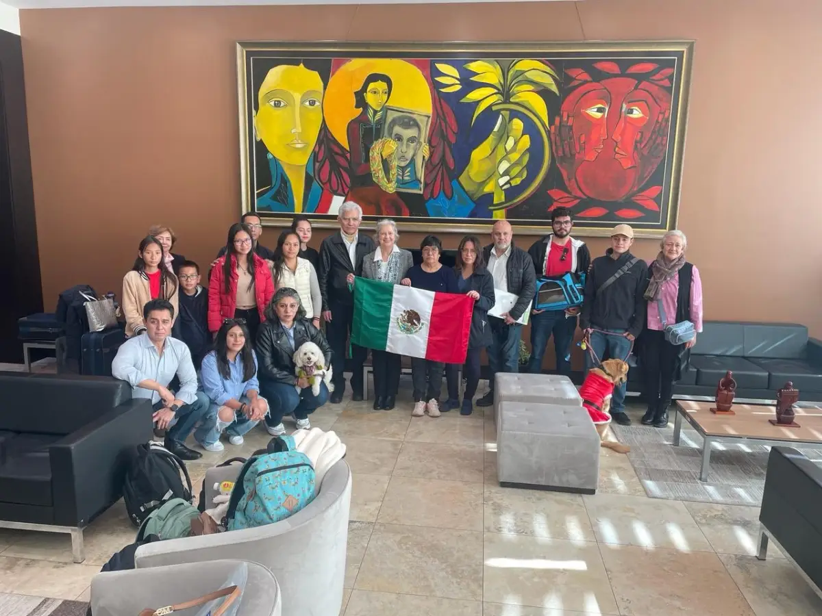 mexicanos-ecuador.jpg
