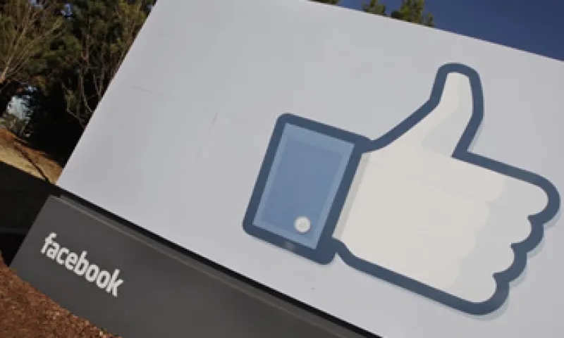 El Wall Street Journal dijo que Facebook estaba a punto de escoger a Morgan Stanley como principal asegurador. (Foto: AP)