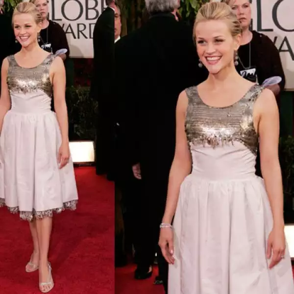 Reese Witherspoon llegó a la 63 entrega anual de los Globos de Oro con un vestido de cóctel brillante Chanel.
