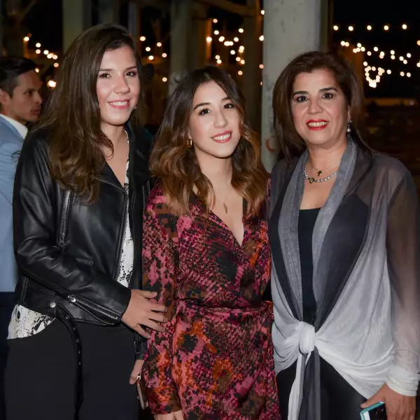 Marcela Monica y Elsa Longoria.jpg