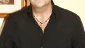 El cantante aseguró estar cansado de que siempre que los medios lo ven le pregunten sobre su presunta separación de Lucero y comentó que son una pareja normal.