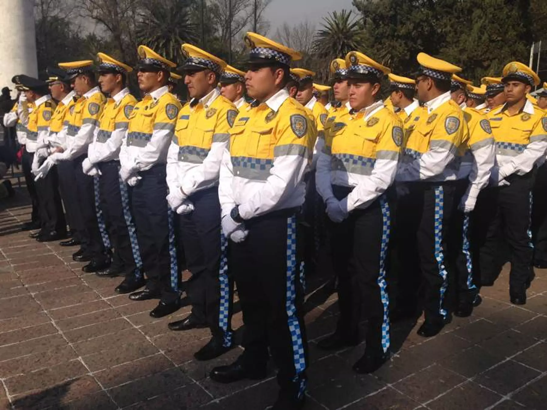 policias-trabajadores-cdmx-vales-