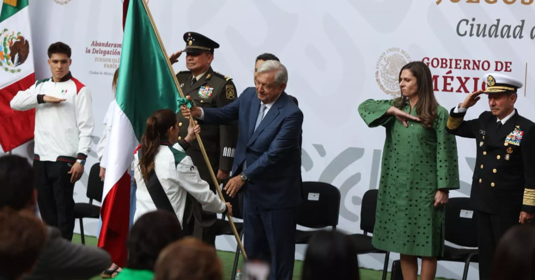 amlo-abandera-delegacion-olimpica-2024.jpg
