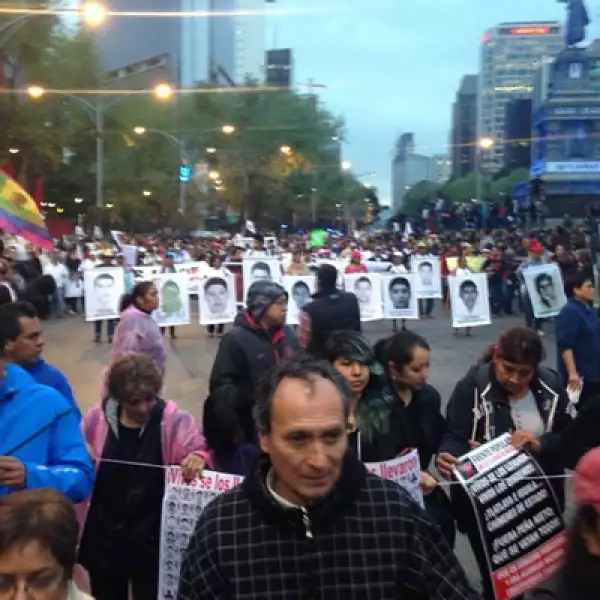 Los organizadores pidieron que la gente marche con el rostro descubierto para evitar actos vandálicos.