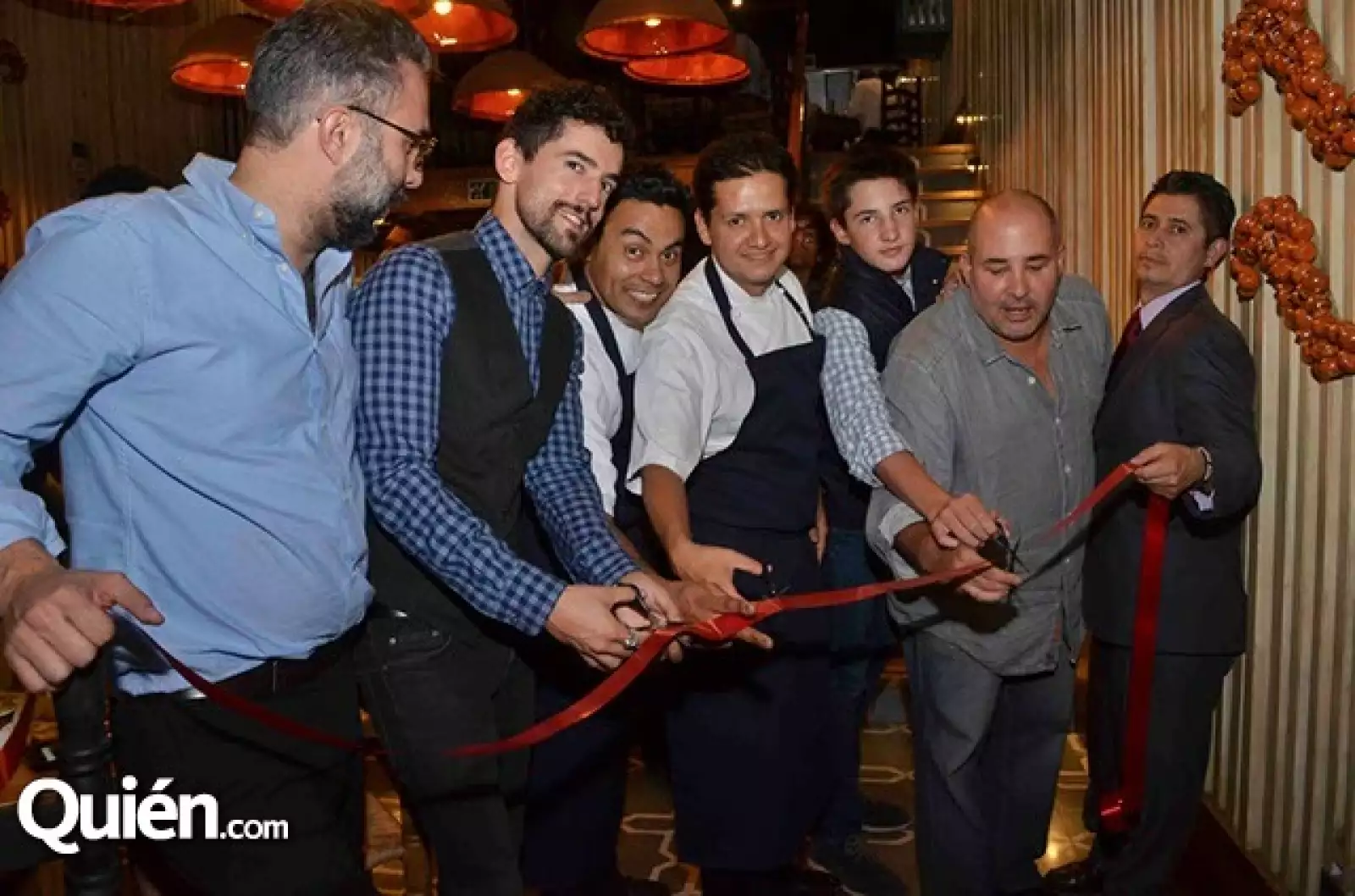 En la inauguración: Enrique Landa,Luis Gerardo Méndez,Juan Cabrera,Jorge Vallejo,Ramoncito y Ramón Orraca.