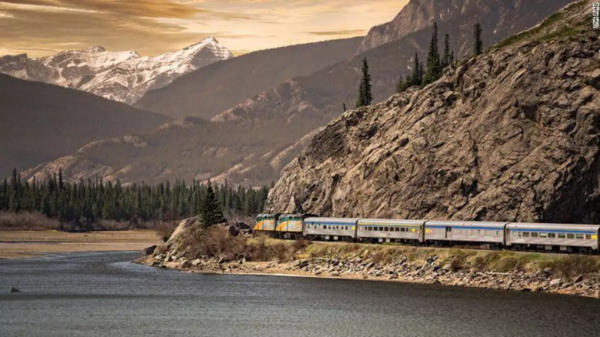 Es el único tren de pasajeros regular en Norteamérica que ofrece camas dobles en lugar de solo literas