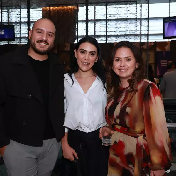 Óscar Hurtado, Maripaz López y Lilia López 