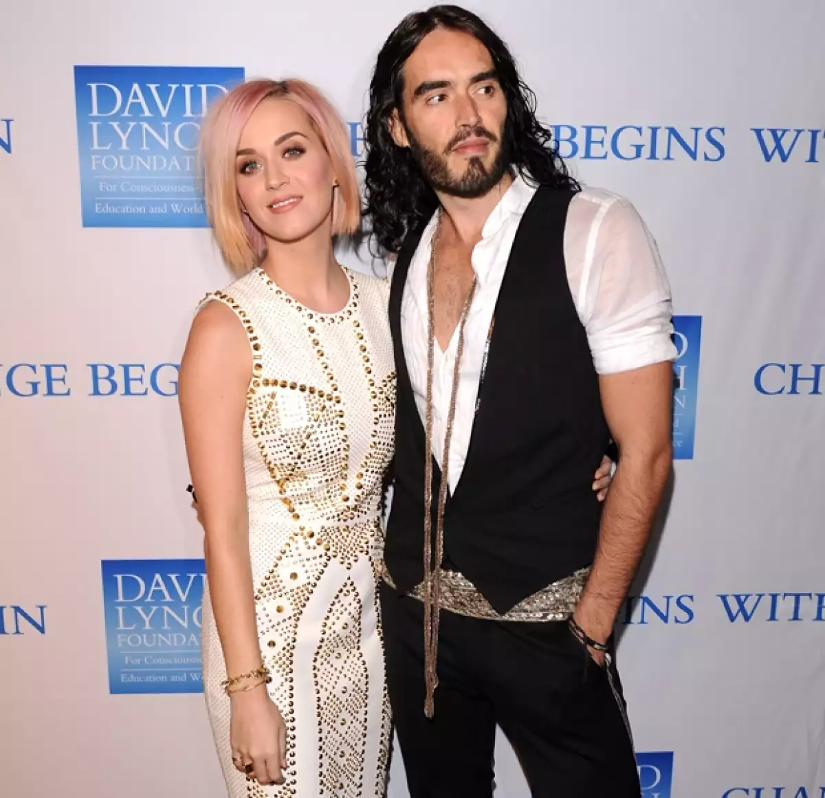 La cantante de pop sorprendió a sus fans por su nuevo corte de pelo.